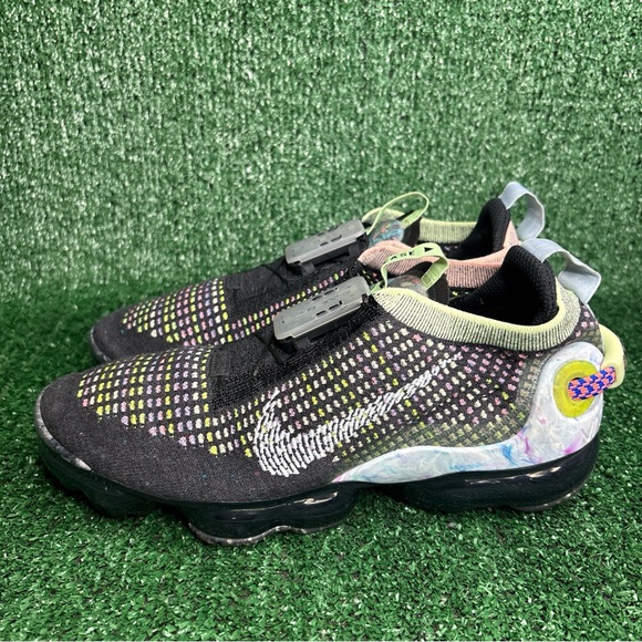 Nike Air VaporMax 2020 Women Size 8.5 Flyknit Black Barely Volt - Picture 3 of 12